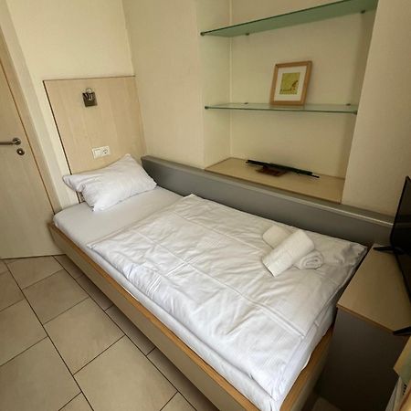 Hotel Pfaelzer Hof Enkenbach-Alsenborn Esterno foto