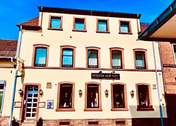Hotel Pfaelzer Hof Enkenbach-Alsenborn Esterno foto