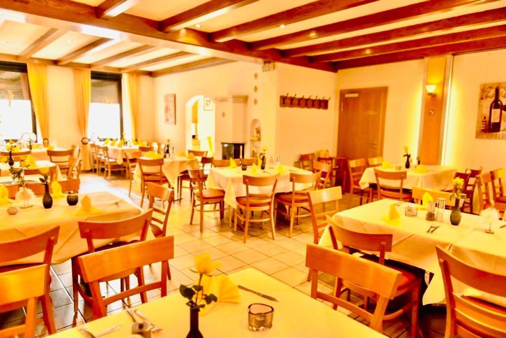 Hotel Pfaelzer Hof Enkenbach-Alsenborn Esterno foto