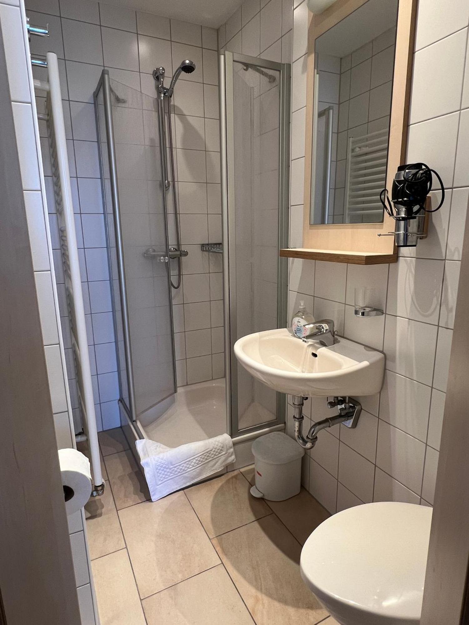 Hotel Pfaelzer Hof Enkenbach-Alsenborn Esterno foto